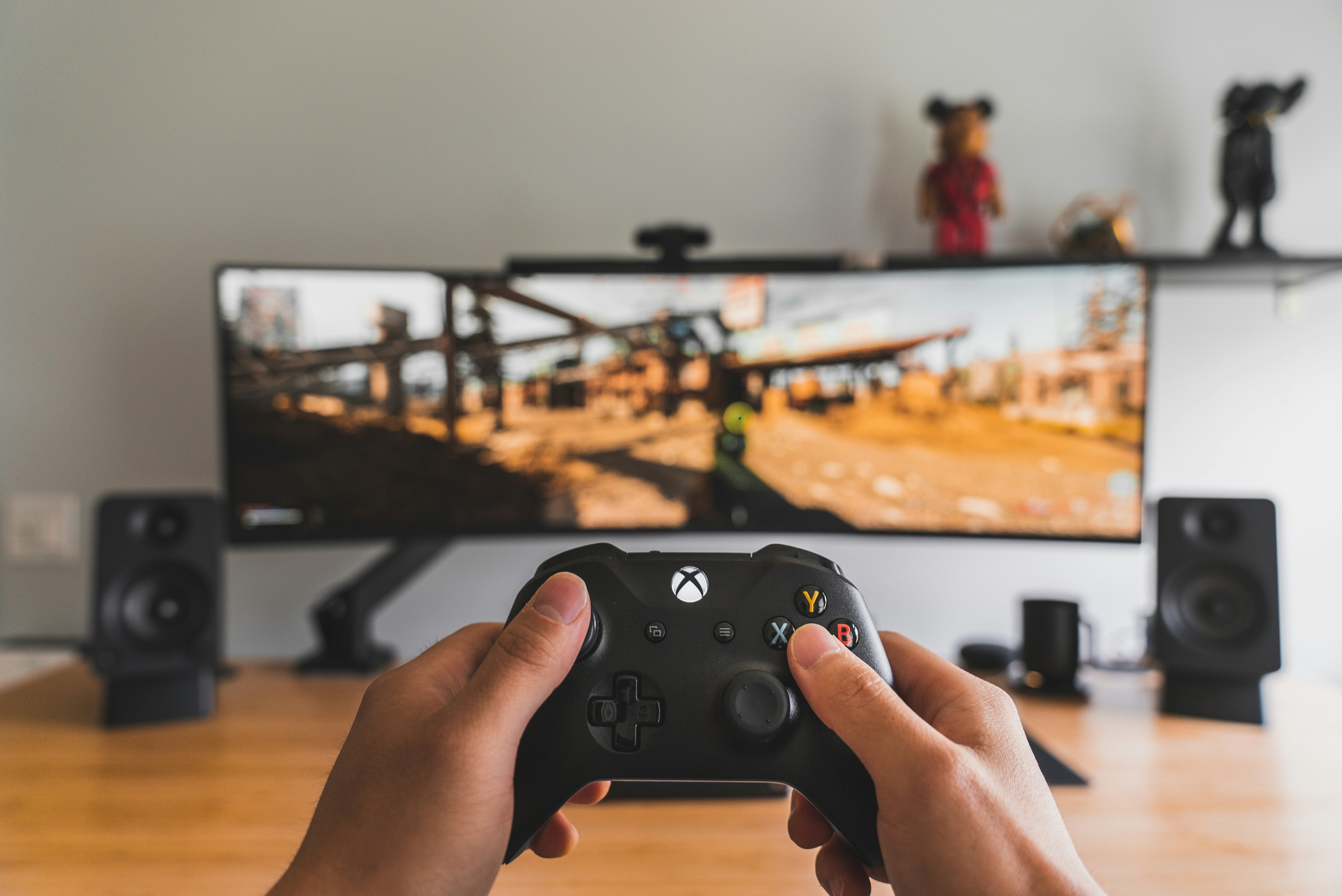 High-performance console gaming display